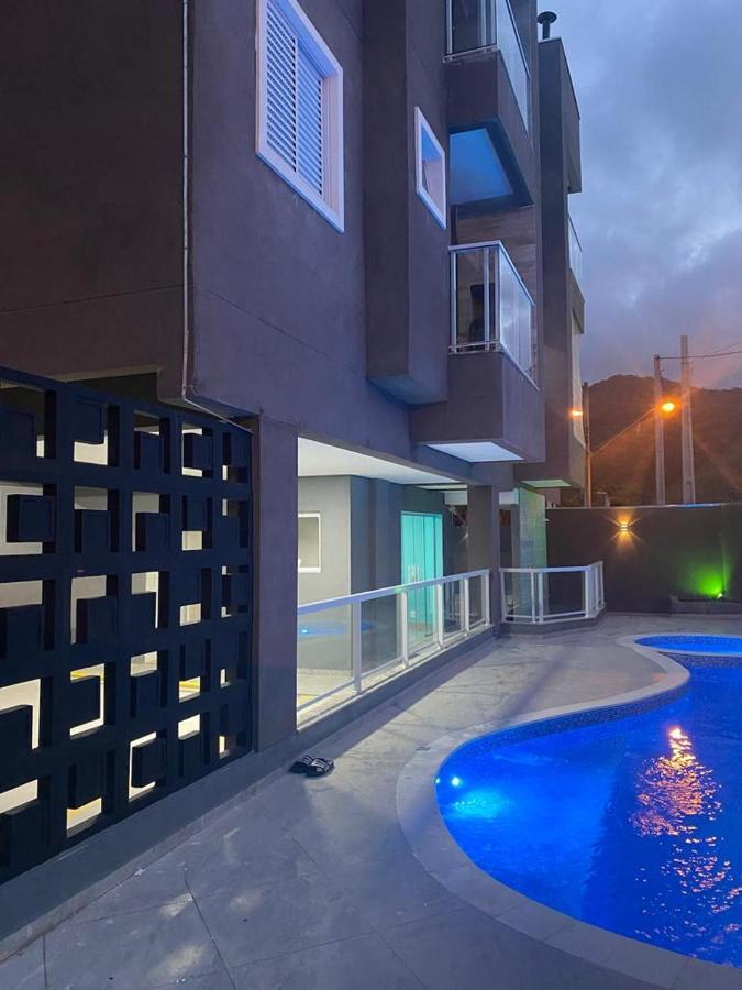 Apartamento Apto Novo Com Piscina Em - Maranduba *