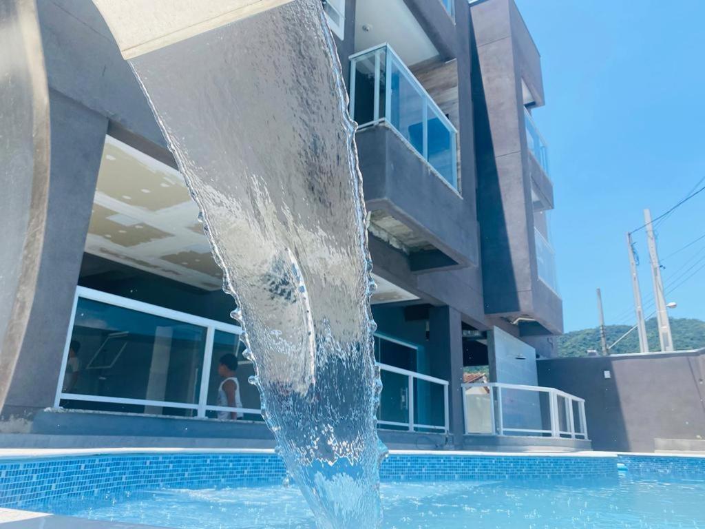 Apartamento Apto Novo Com Piscina Em - Maranduba